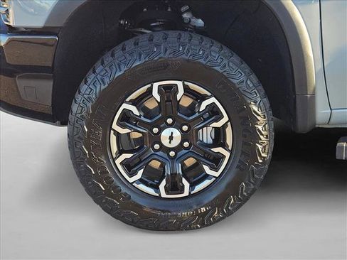 Used 2025 Chevrolet Silverado 1500 ZR2 w/ Technology Package image 24