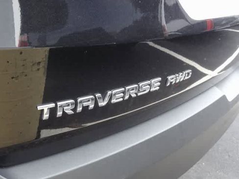 Used 2023 Chevrolet Traverse LT image 6