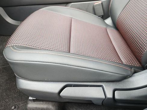 New 2025 Nissan Kicks SR image 18