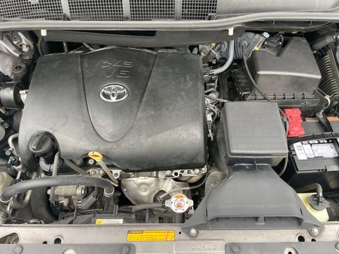 Used 2017 Toyota Sienna XLE FWD image 31