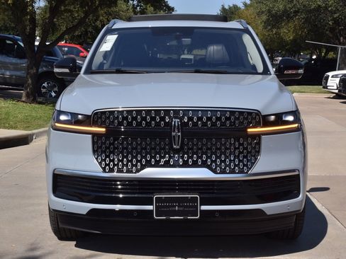 New 2025 Lincoln Navigator L Reserve image 9