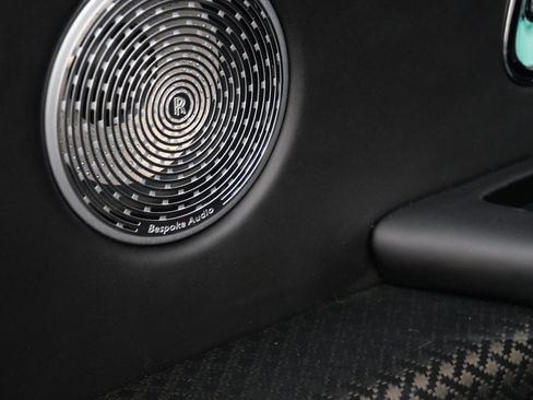 Used 2020 Rolls-Royce Cullinan Black Badge image 22