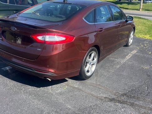 Used 2015 Ford Fusion SE FWD image 12