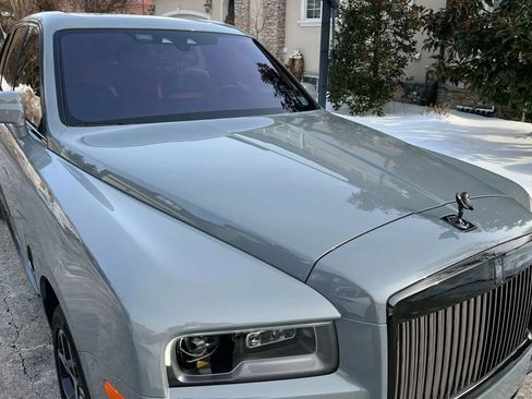 Used 2023 Rolls-Royce Cullinan Black Badge w/ Driver's Package image 18