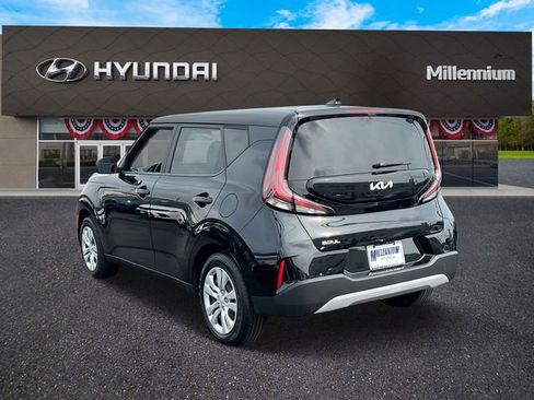 Used 2023 Kia Soul LX image 6