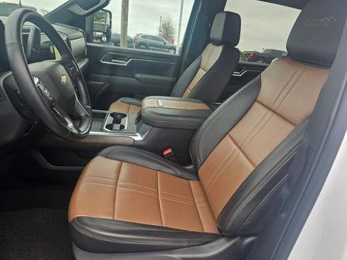 Used 2025 Chevrolet Silverado 2500 High Country w/ High Country Premium Package AWD/4WD image 57