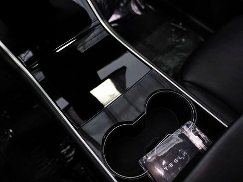 Used 2020 Tesla Model Y Long Range image 22