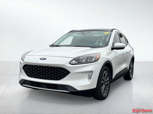 Used 2020 Ford Escape SEL FWD image 2