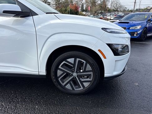 Used 2023 Hyundai Kona SE w/ Cargo Package image 10