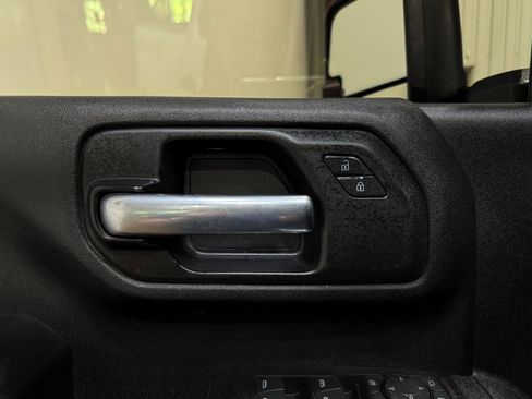 Used 2021 Chevrolet Silverado 2500 Custom w/ Custom Value Package AWD/4WD image 29