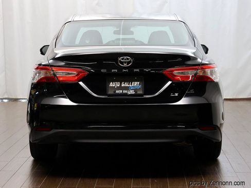 Used 2018 Toyota Camry LE FWD image 7