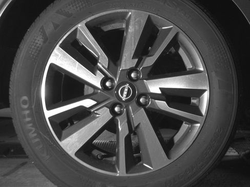 Used 2025 Nissan Versa SV FWD image 15