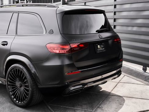 Used 2024 Mercedes-Benz Maybach GLS 600 4MATIC image 11