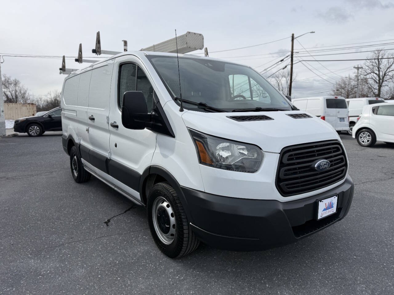 Used 2016 Ford Transit 150 130 Low Roof RWD image 4