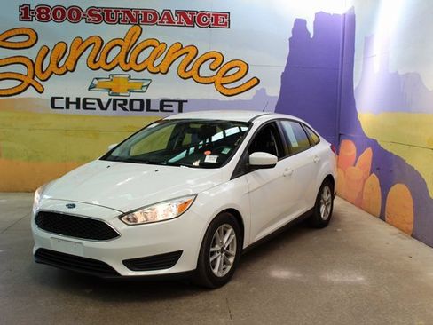 Used 2018 Ford Focus SE image 2