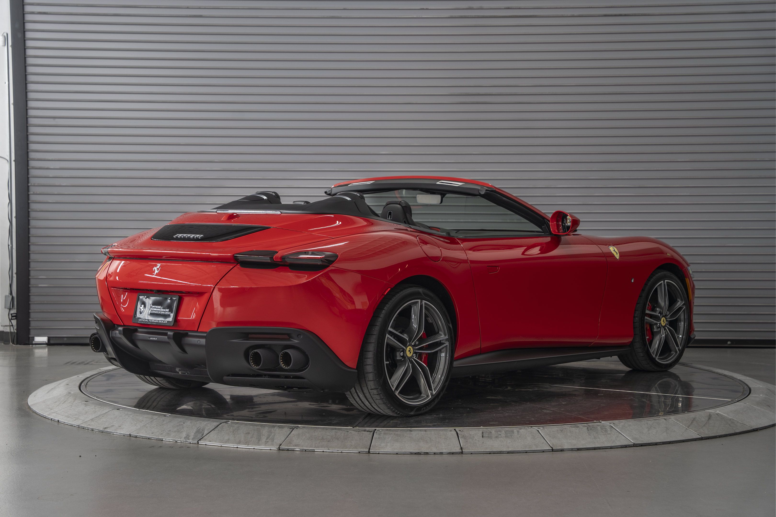 Used 2026 Ferrari Roma Spider RWD image 5