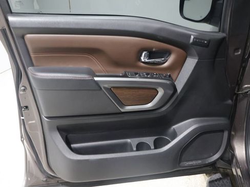 Used 2018 Nissan Titan Platinum Reserve w/ Platinum Utility Package image 15