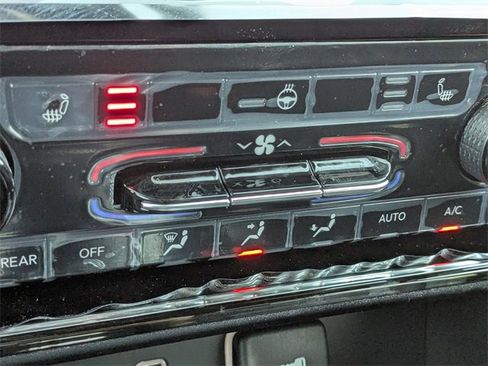 New 2025 Jeep Grand Cherokee Limited image 24