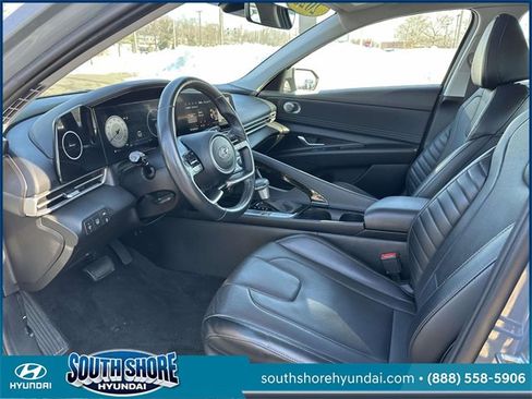 Certified 2023 Hyundai Elantra Limited w/ Preferred Accessory Package image 14