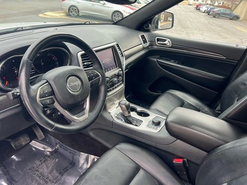 Used 2018 Jeep Grand Cherokee Limited image 35