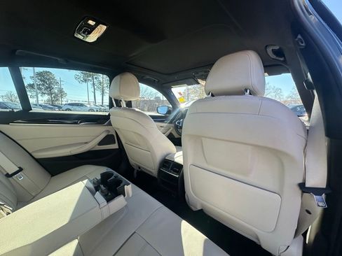 Used 2020 BMW 540i w/ M Sport Package image 25