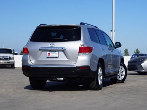 Used 2013 Toyota Highlander Plus FWD image 7