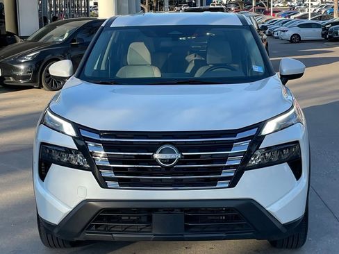 Used 2025 Nissan Rogue SV image 6