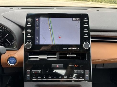 Used 2022 Toyota Avalon Limited image 22