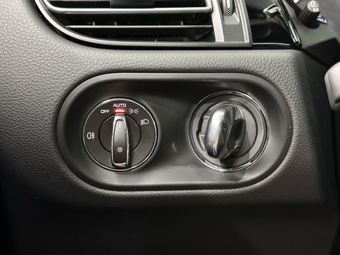 Certified 2024 Porsche Macan image 46