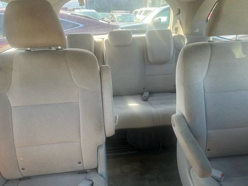 Used 2012 Honda Odyssey LX image 18