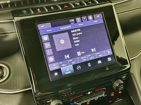 Certified 2023 Jeep Grand Cherokee Laredo AWD/4WD image 24