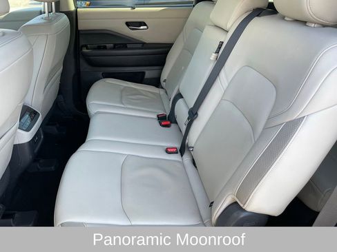 Certified 2022 Nissan Pathfinder SL w/ SL Premium Package image 8