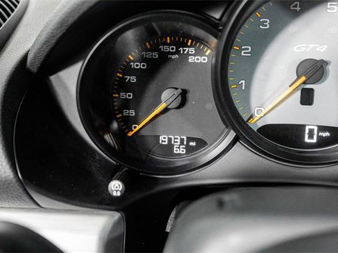 Used 2020 Porsche 718 Cayman GT4 image 35