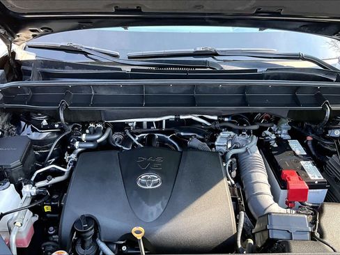 Used 2022 Toyota Highlander LE FWD image 30