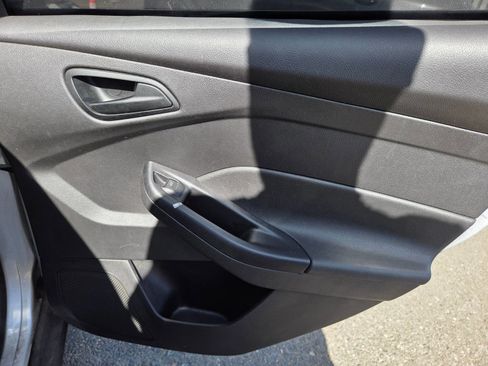 Used 2012 Ford Focus SE image 11