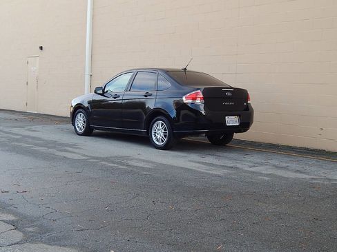Used 2010 Ford Focus SE image 5