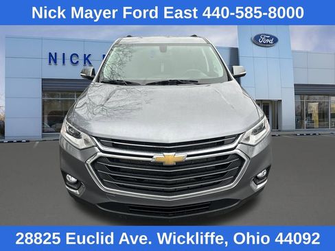 Used 2020 Chevrolet Traverse LT image 2