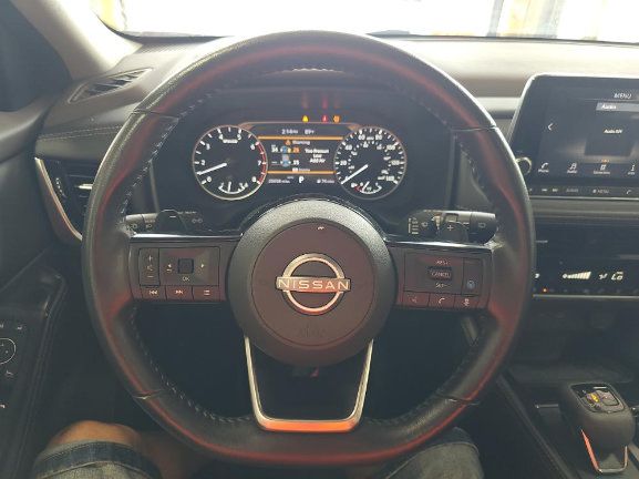 Used 2023 Nissan Rogue SL AWD/4WD image 9