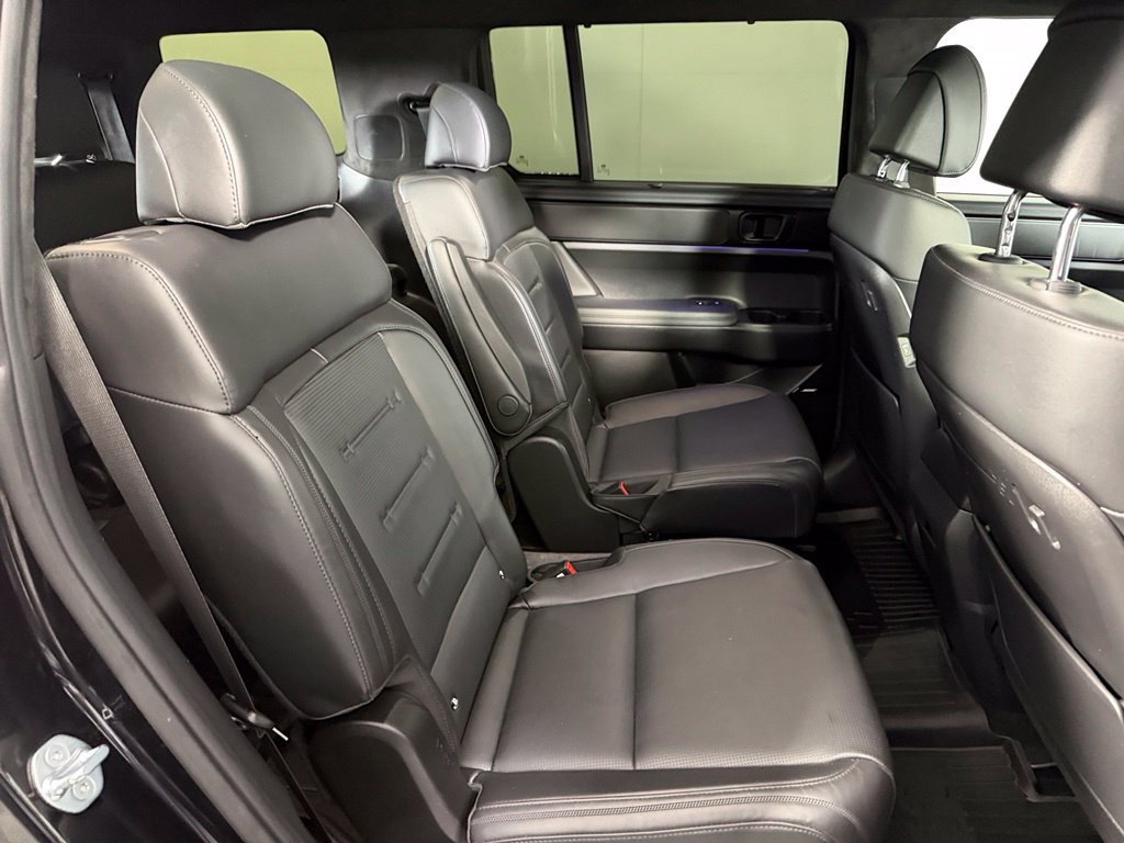 Used 2025 Hyundai Santa Fe Calligraphy AWD/4WD image 19