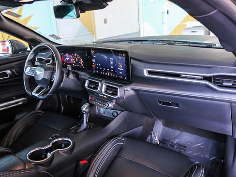 Used 2025 Ford Mustang Premium RWD image 13