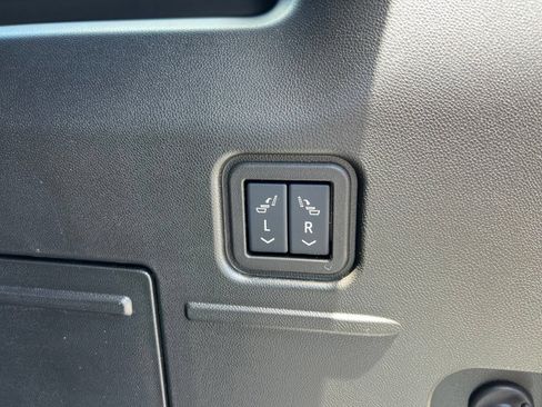 Used 2025 GMC Hummer EV 2X AWD/4WD image 26