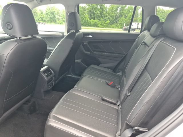 Used 2024 Volkswagen Tiguan SE AWD/4WD image 10