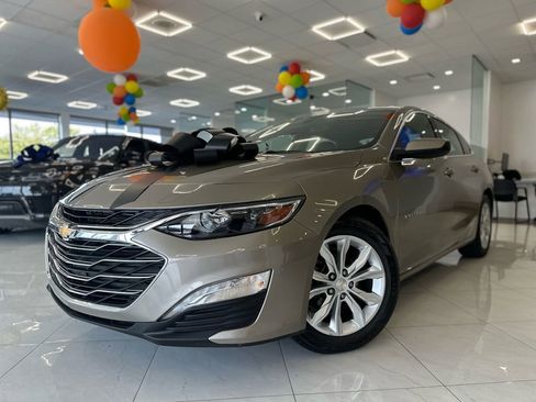 Used 2022 Chevrolet Malibu LT image 1