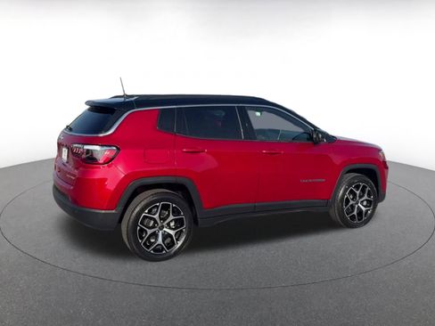 Used 2025 Jeep Compass Limited image 15