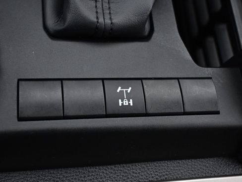 Used 2025 Toyota 4Runner TRD Off-Road image 32