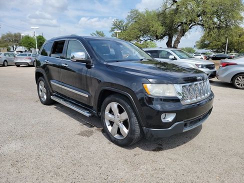 Used 2011 Jeep Grand Cherokee Overland image 3