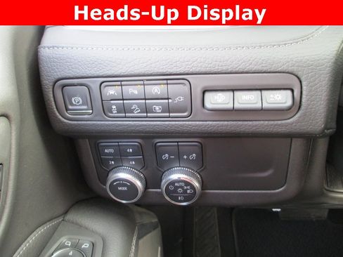 Certified 2022 GMC Yukon XL Denali image 31