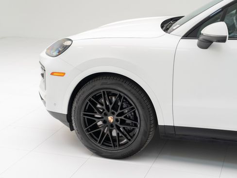 Certified 2026 Porsche Cayenne AWD/4WD image 11