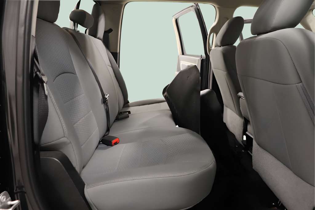 Used 2018 RAM 1500 Classic SLT AWD/4WD image 24