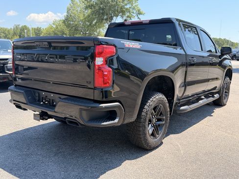 Used 2024 Chevrolet Silverado 1500 LT Trail Boss w/ Convenience Package II AWD/4WD image 11